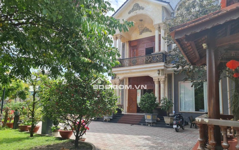 Giảm 10 tỷ , Biệt Thự 1700m2 , Mặt Tiền Kinh Doanh, Thủ Dầu Một - TP HCM