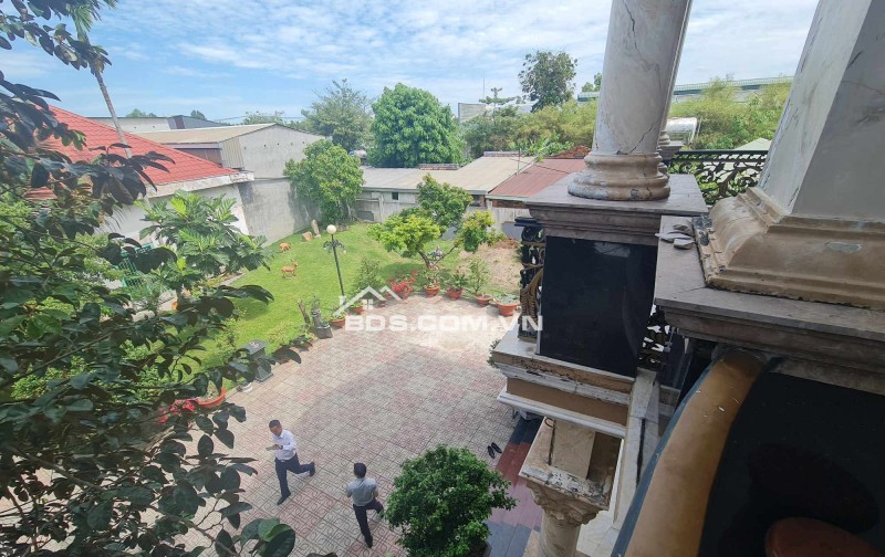 Giảm 10 tỷ , Biệt Thự 1700m2 , Mặt Tiền Kinh Doanh, Thủ Dầu Một - TP HCM