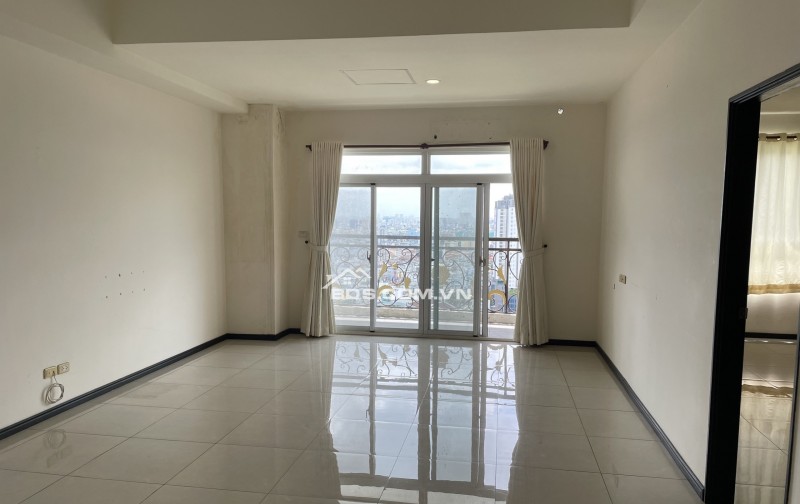 BÁN GẤP CĂN HỘ CAO CẤP THE FLEMINGTON - RỘNG 97m², 2PN - VIEW TRƯỜNG ĐUA PHÚ THỌ - CÓ SUẤT Ô TÔ