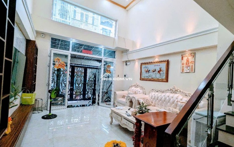 bán nhà 4 tầng hẻm xe hơi gần Phú Mỹ Hưng, sổ hồng riêng hoàn công đầy đủ