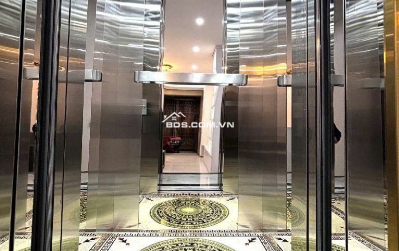 8.6 tỷ nhà Đội Cấn, 6 tầng thang máy,  dân xây ở luôn, sổ chính chủ