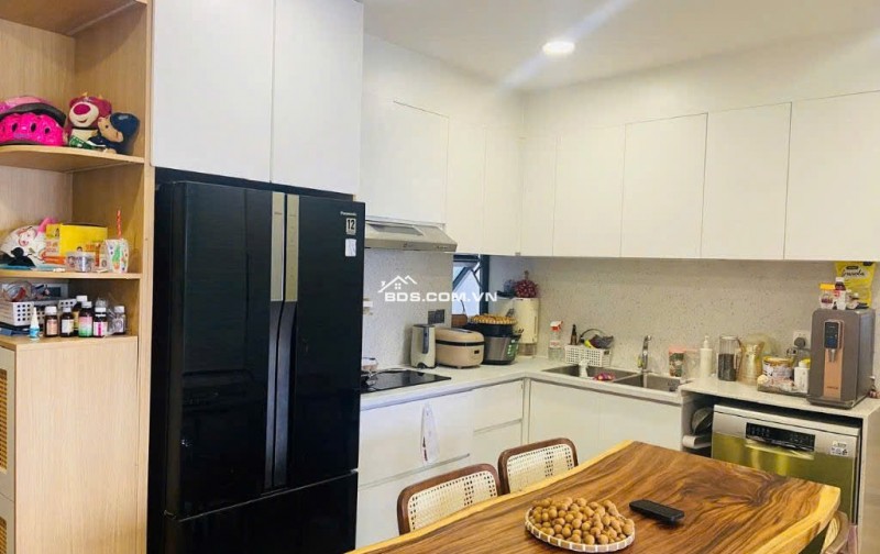 De Capella Quận 2 hiện có căn 3PN diện tích 95m² nhà full nội thất đẹp, phù hợp khách mua ở ngay.