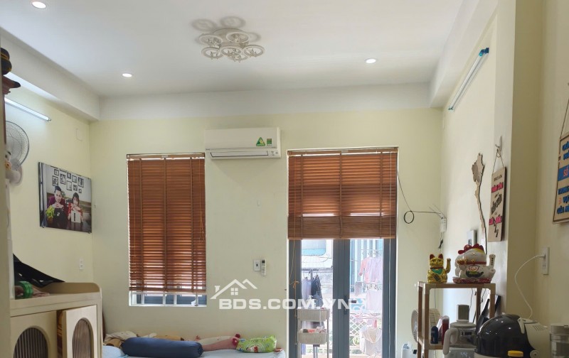 Bán nhà mặt phố Kha Vạn Cân, Linh Trung, Thủ Đức, TP HCM. DT 120m2, 2 tầng. Giá 9.35 tỷ