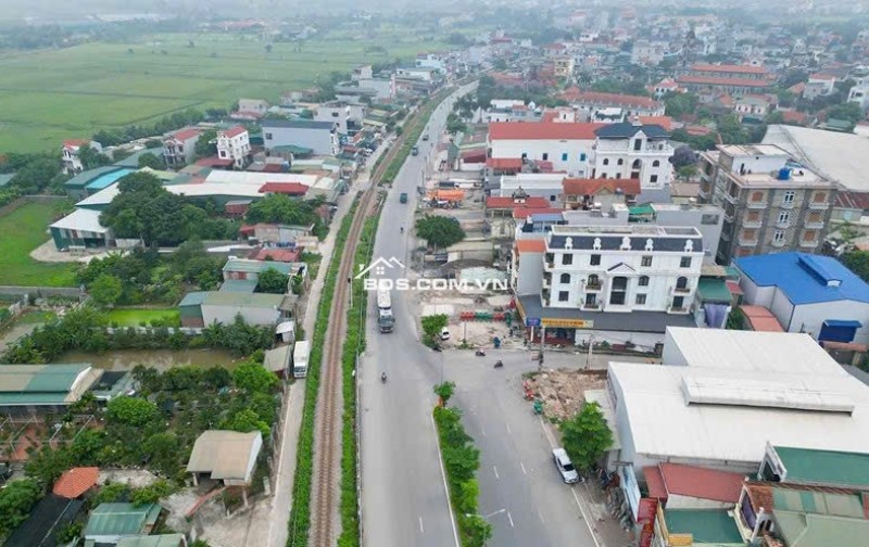 Bán mảnh đất xã phú cát, 100m2 full thổ cư, giá 1,8 tỷ