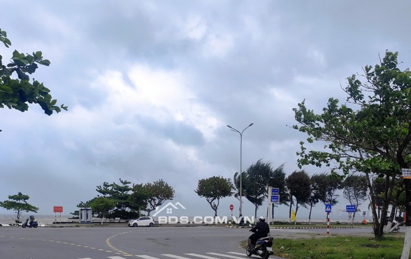 bán dất MT TRẦN ĐÌNH TRI cách biển NGUYỄN TẤT THÀNH chỉ 50m