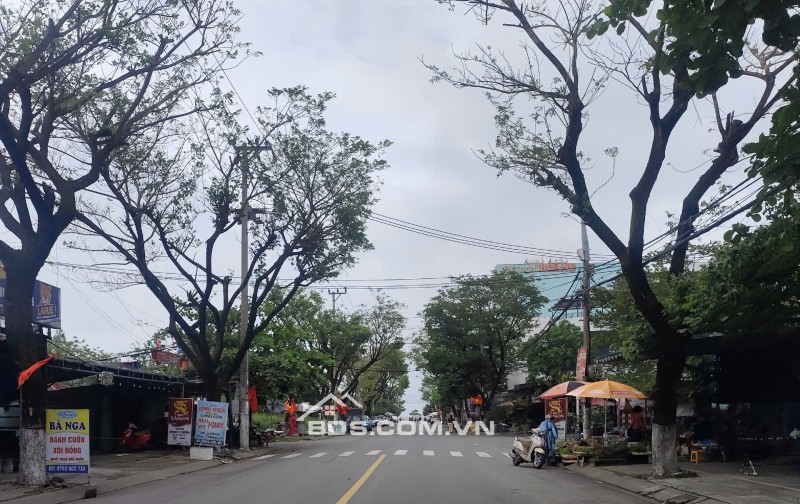 bán dất MT TRẦN ĐÌNH TRI cách biển NGUYỄN TẤT THÀNH chỉ 50m