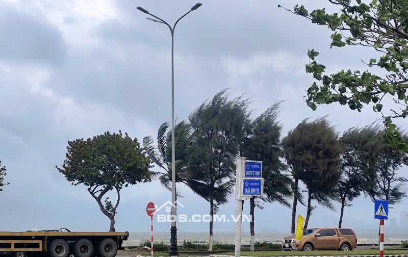 bán dất MT TRẦN ĐÌNH TRI cách biển NGUYỄN TẤT THÀNH chỉ 50m