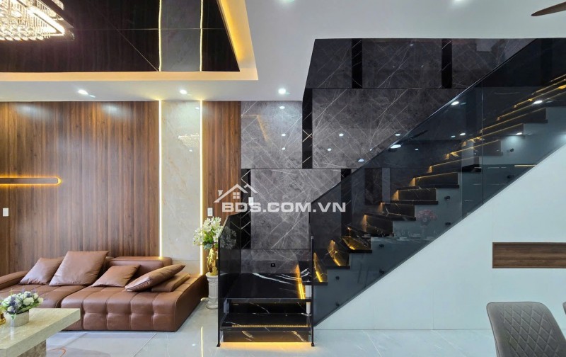 Bán nhà 3 tầng trục đường 10m5 thông biển  - cách biển 300m