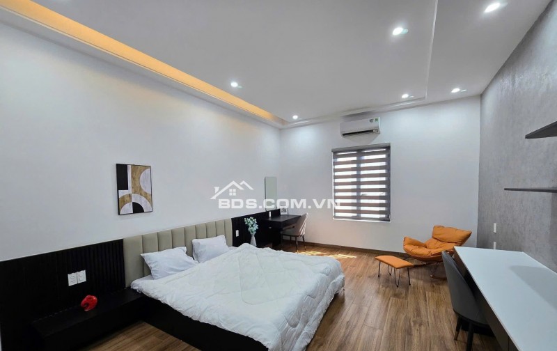 Bán nhà 3 tầng trục đường 10m5 thông biển  - cách biển 300m