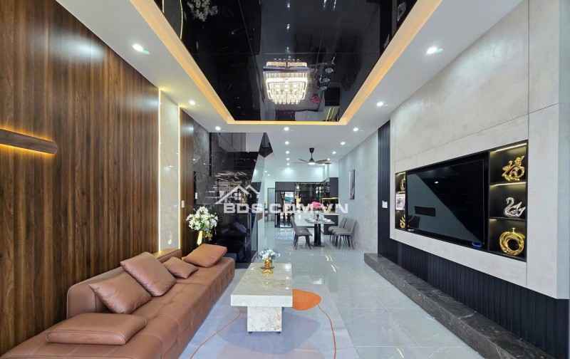 Bán nhà 3 tầng trục đường 10m5 thông biển  - cách biển 300m