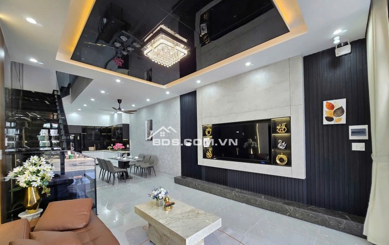 Bán nhà 3 tầng trục đường 10m5 thông biển  - cách biển 300m