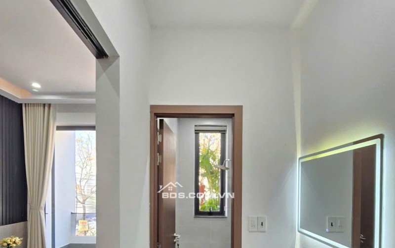 Bán nhà 3 tầng trục đường 10m5 thông biển  - cách biển 300m