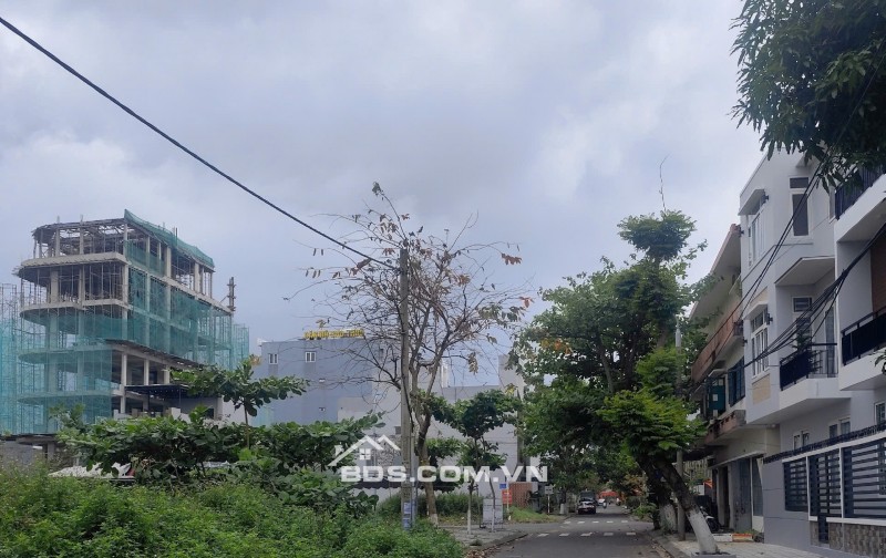 Bán đất mặt tiền đường Phan Thị Nể, sát biển , cách biển NGUYỄN TẤT THÀNH chỉ 100m