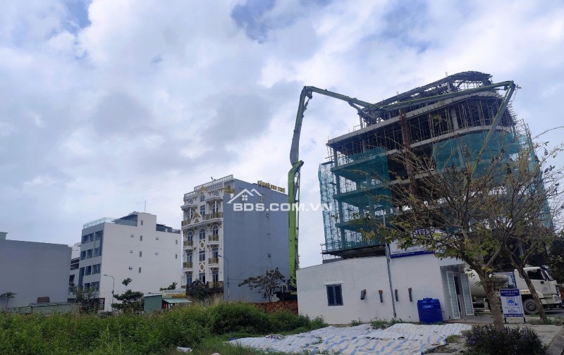 Bán đất mặt tiền đường Phan Thị Nể, sát biển , cách biển NGUYỄN TẤT THÀNH chỉ 100m