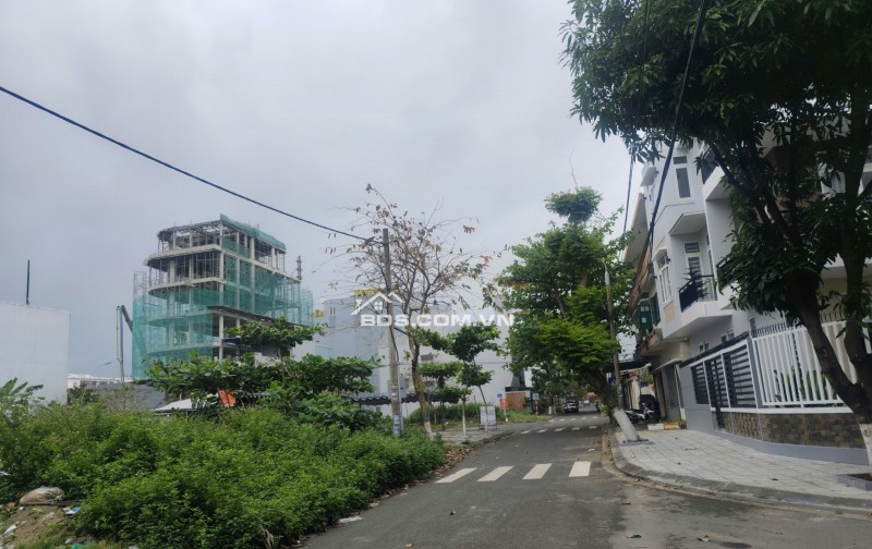 Bán đất mặt tiền đường Phan Thị Nể, sát biển , cách biển NGUYỄN TẤT THÀNH chỉ 100m