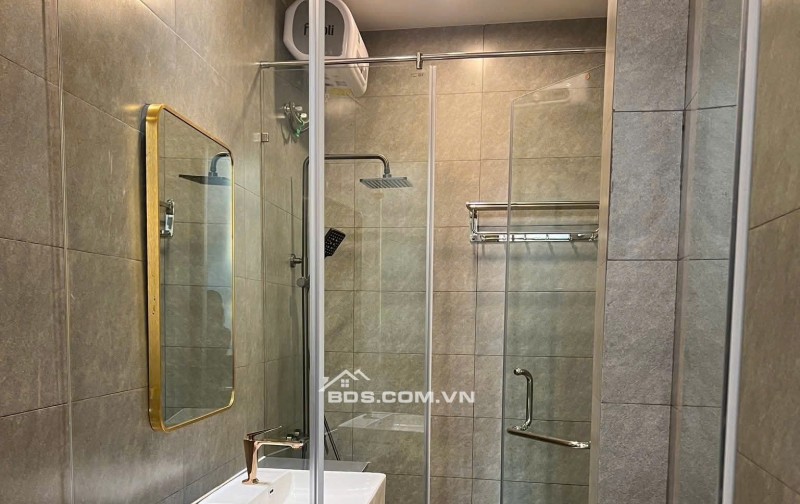 Bán Siêu phẩm nhà 3 Tầng full nội thất MT đường Nguyễn Hữu Thọ  gần sân bay