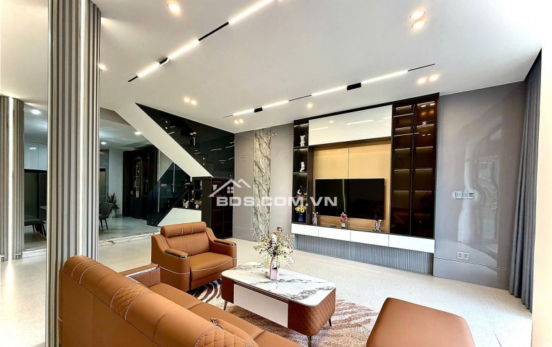 Bán Siêu phẩm nhà 3 Tầng full nội thất MT đường Nguyễn Hữu Thọ  gần sân bay