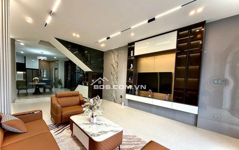 Bán Siêu phẩm nhà 3 Tầng full nội thất MT đường Nguyễn Hữu Thọ  gần sân bay