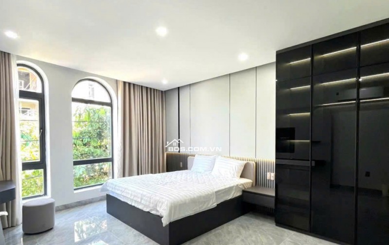 tòa cản hộ 8 tầng SƠN TRÀ gần biển MỸ KHÊ  Doanh thu >100 triệu/tháng