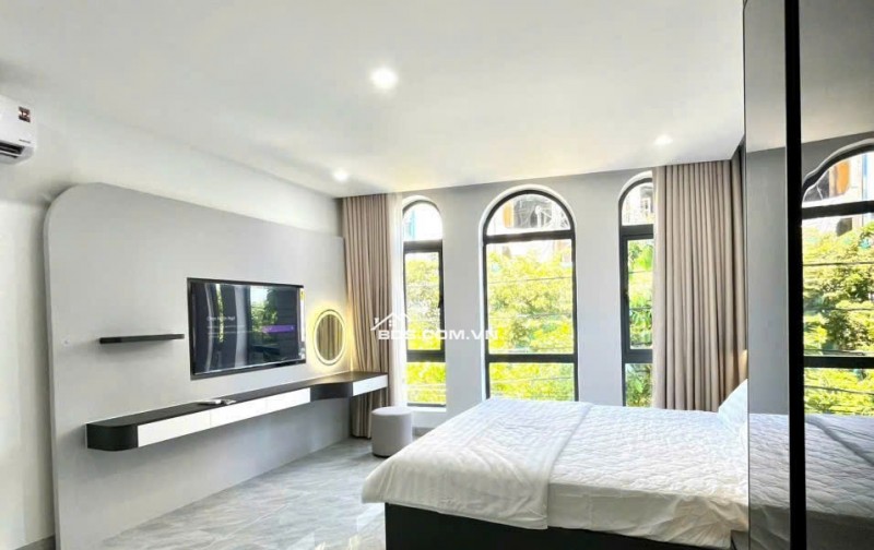 tòa cản hộ 8 tầng SƠN TRÀ gần biển MỸ KHÊ  Doanh thu >100 triệu/tháng