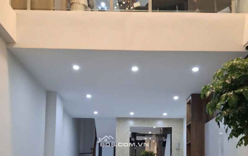 Chính chú đang muốn bán nhà Phố Phúc Lợi , 6 tầng giá sốc