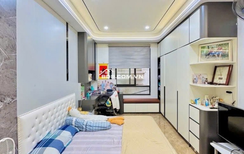 CHỦ MÓT BÁN - NGÃ TƯ SỞ - HƠN 5 TỶ - Diện tích 32m2 x 5 tầng NHÀ ĐẸP Ở NGAY!Chủ nhà cán bộ chuyển công tác, cần thanh khoản cực gấp