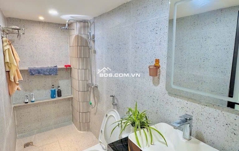 CHỦ MÓT BÁN - NGÃ TƯ SỞ - HƠN 5 TỶ - Diện tích 32m2 x 5 tầng NHÀ ĐẸP Ở NGAY!Chủ nhà cán bộ chuyển công tác, cần thanh khoản cực gấp