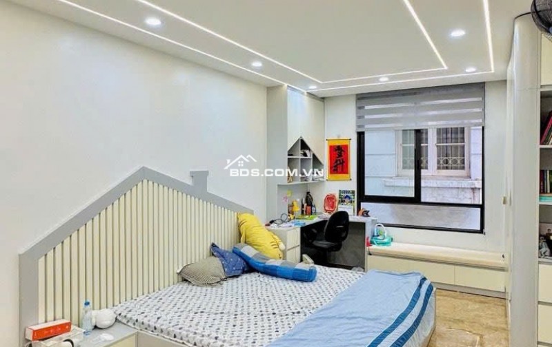 CHỦ MÓT BÁN - NGÃ TƯ SỞ - HƠN 5 TỶ - Diện tích 32m2 x 5 tầng NHÀ ĐẸP Ở NGAY!Chủ nhà cán bộ chuyển công tác, cần thanh khoản cực gấp