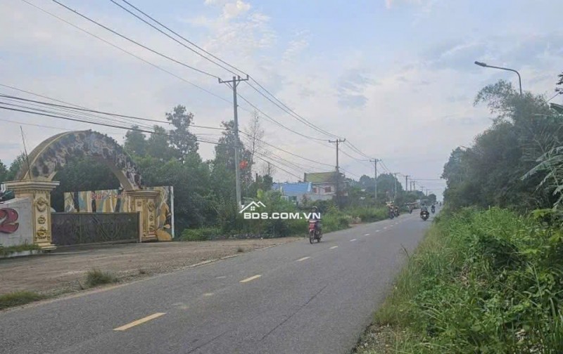 CHỦ ĐẤT CẦN BÁN  GẤP 2 MIẾNG ĐẤT BÌNH CHÁNH ẤP 3 TÂN QÚI TÂY. LH:0909304773.