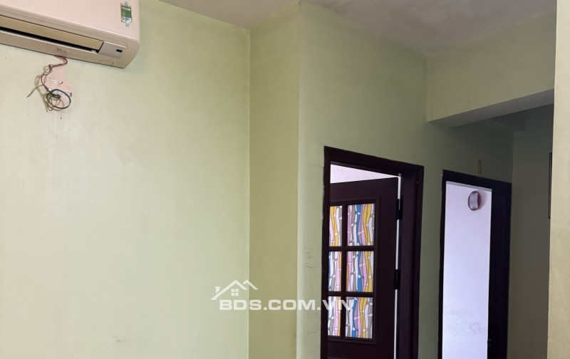 CC cần bán chung cư KĐT Linh Đàm, S 72m2, 3 ngủ, 2 WC. LH 0912841267