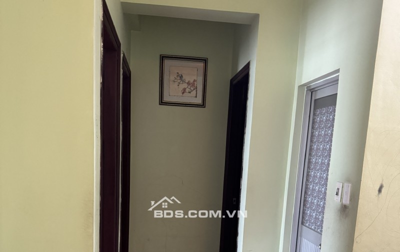 CC cần bán chung cư KĐT Linh Đàm, S 72m2, 3 ngủ, 2 WC. LH 0912841267