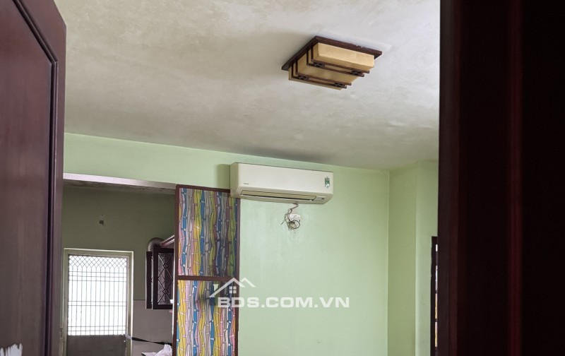 CC cần bán chung cư KĐT Linh Đàm, S 72m2, 3 ngủ, 2 WC. LH 0912841267
