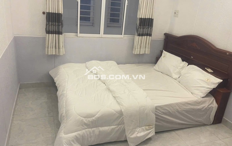 BÁN NHÀ 5 TẦNG NGAY BỆNH VIỆN HOÀN MỸ - (NGANG 3M2 X 12M) - 6TỶ6. LH:0931222249.