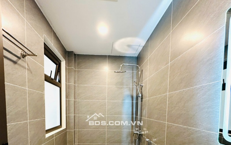 NHÀ PHỐ THACH BÀN Ô TÔ ĐỖ CỬA NGÀY ĐÊM  KINH DOANH VĂN PHÒNG  CÒN SÓT LẠI  GIÁ CHỈ NHỈNH 9 TY