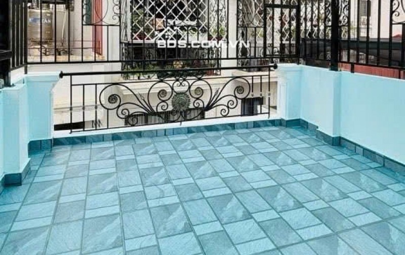 Nhỉnh 8T - Ngay sát KĐT Đại Kim - Đại Từ - DT 40m - nhà xây mới 6 tầng, thang máy, ngõ thông ô tô đô ngay nhà- vài bước ra mặt phố.