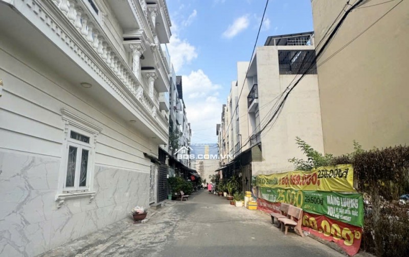 BÁN NHÀ TẠI BÌNH HƯNG HOÀ A. DT 87M2 SHR CHỈ 8.3 TỶ. LH: 0902950730 KHANH.
