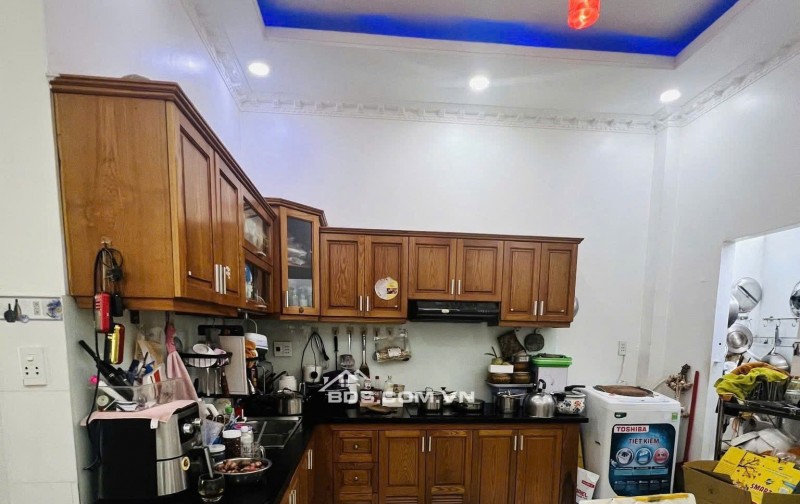 NHÀ ĐẸP QUẬN 7 – 3 TẦNG ĐÚC – NGANG GẦN 6M HIẾM- Chỉ 5 Tỷ 990