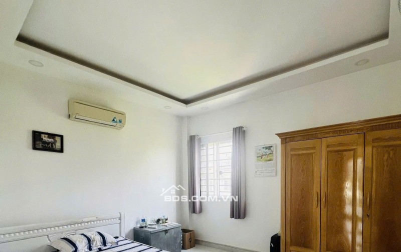 NHÀ ĐẸP QUẬN 7 – 3 TẦNG ĐÚC – NGANG GẦN 6M HIẾM- Chỉ 5 Tỷ 990