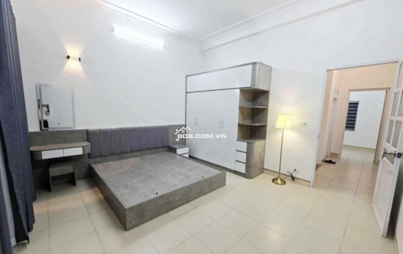 CHÍNH CHỦ CẦN BÁN GÂP ĐẤT MẶT PHỐ THẠCH BÀN 38M2 MẶT TIỀN 3.5M  VI TRÍ CỰC HIẾM . MỘT LÔ DUY NHẤT CÒN SÓT LẠI KHÔNG TIM THẤY LÔ THƯ 2 Ạ