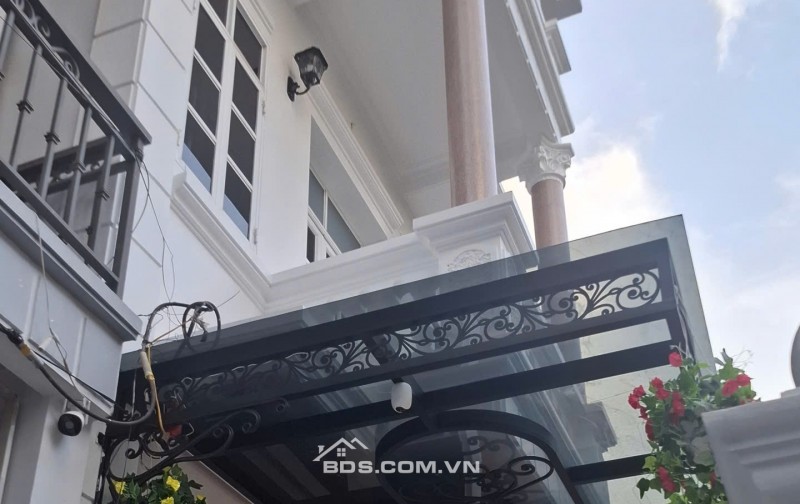 CHÍNH CHỦ CẦN BÁN GÂP ĐẤT MẶT PHỐ THẠCH BÀN 38M2 MẶT TIỀN 3.5M  VI TRÍ CỰC HIẾM . MỘT LÔ DUY NHẤT CÒN SÓT LẠI KHÔNG TIM THẤY LÔ THƯ 2 Ạ
