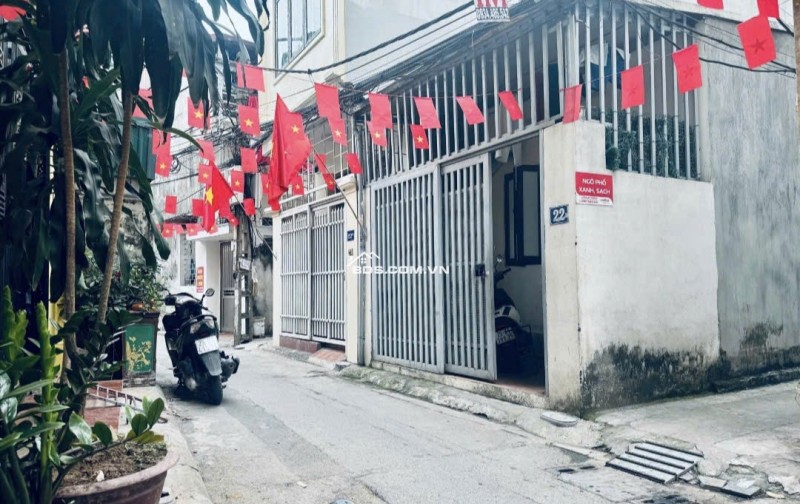 CHÍNH CHỦ CẦN BÁN GÂP ĐẤT MẶT PHỐ THẠCH BÀN 38M2 MẶT TIỀN 3.5M  VI TRÍ CỰC HIẾM . MỘT LÔ DUY NHẤT CÒN SÓT LẠI KHÔNG TIM THẤY LÔ THƯ 2 Ạ