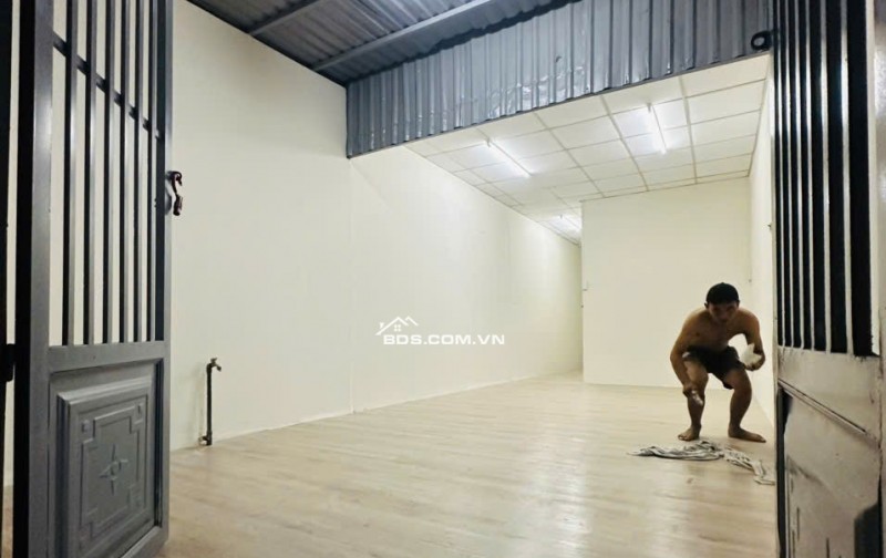 BÁN NHÀ GẦN SÂN BANH THẠNH XUÂN 25 Q12, DT 70M2 SHC CHỈ 1.040 TỶ. LH:NAM.0963677706.