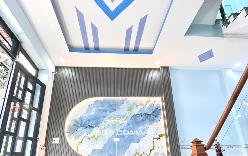 Cần bán nhà 4x10 40m2 1 trệt 1 lầu giáp hóc môn giá chưa đến 1 tỉ