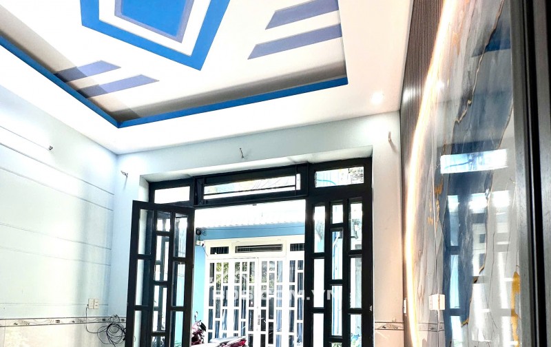 Cần bán nhà 4x10 40m2 1 trệt 1 lầu giáp hóc môn giá chưa đến 1 tỉ