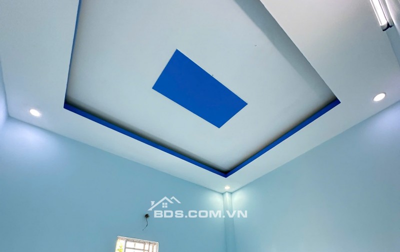 Cần bán nhà 4x10 40m2 1 trệt 1 lầu giáp hóc môn giá chưa đến 1 tỉ
