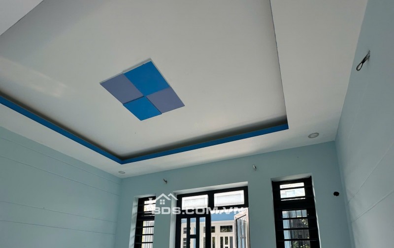 Cần bán nhà 4x10 40m2 1 trệt 1 lầu giáp hóc môn giá chưa đến 1 tỉ