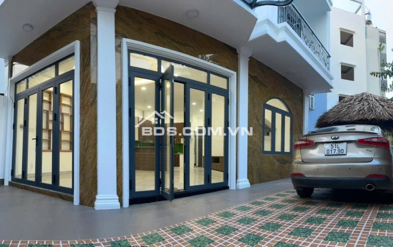 NHÀ PHỐ KIỂU BIỆT THỰ CÓ SÂN VƯỜN TẠI GÒ VẤP - 215M2 CHỈ 17.5 TỶ. LH:0963492727.