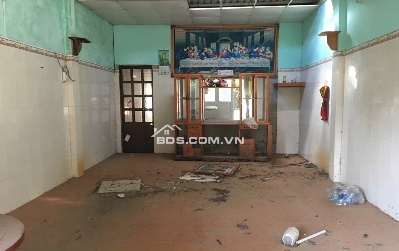 BÁN NHÀ CẤP 4 TẠI HUYỆN CÔN ĐẢO, DT 360.9 M2 - SHR - CHỈ 50TR/M2. LH:0908393271.