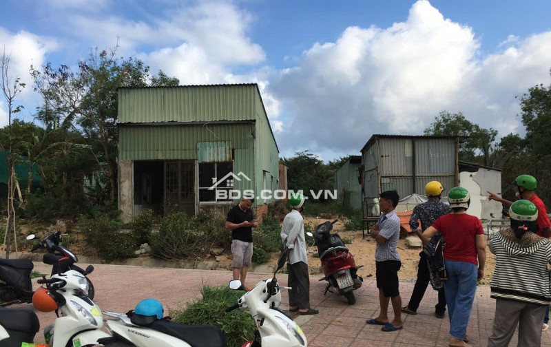 BÁN NHÀ CẤP 4 TẠI HUYỆN CÔN ĐẢO, DT 360.9 M2 - SHR - CHỈ 50TR/M2. LH:0908393271.