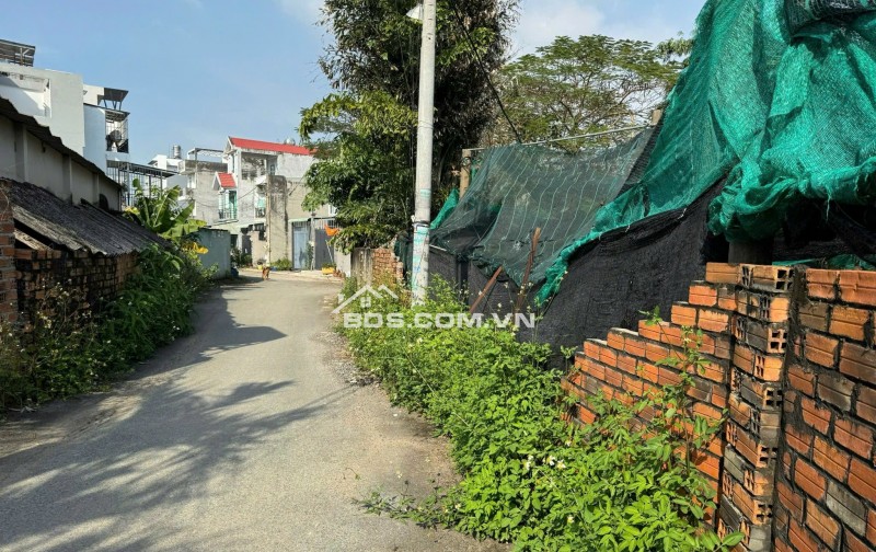 BÁN ĐẤT LONG BÌNH, QUẬN 9 - DT 1000M2 - SHR - 38.5 TỶ. LH:0907511230 - 0908334579.